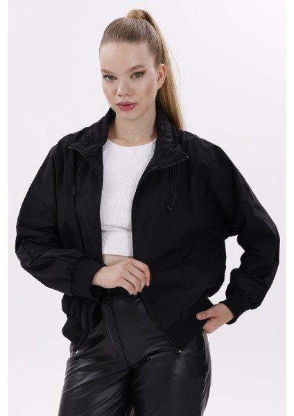 Kadın Dik Yaka Su ve Rüzgar Geçirmez Oversize Crop Mevsimlik Yağmurluk Rüzgarlık fırsatları