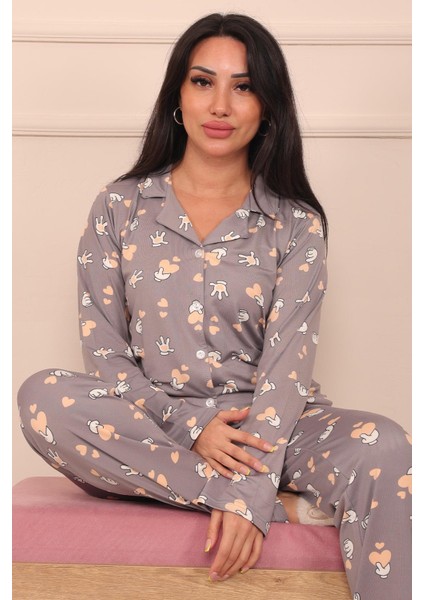 Kadın Mickey Eli ve Kalp Desenli Önü Düğmeli Milan Kumaş Pijama Takımı fırsatları