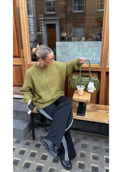 Yumuşak Dokulu Oversize Triko Kazak