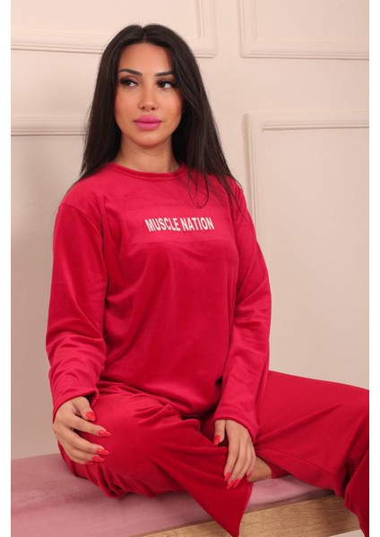 Kadın Sloganlı Uzun Kollu Kadife Pijama Takımı modelleri