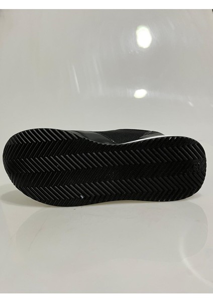 2927 Wickers-2 Siyah-Beyaz Baskı Detaylı Hafif Dolgu Bayan Spor Ayakkabısı indirimleri