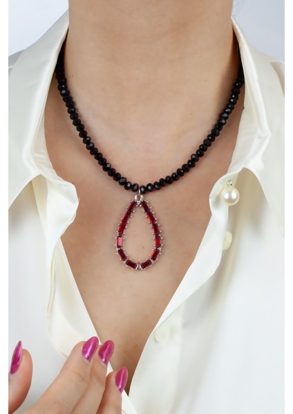 Siyah Kristal Kırmızı Baget Uçlu Kolye fiyatları