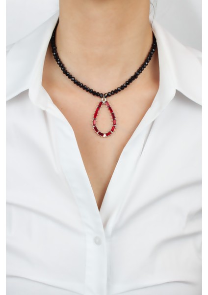 Siyah Kristal Kırmızı Baget Uçlu Kolye modelleri