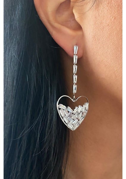 Kalp Sallantılı Gümüş Renk Küpe fiyatları