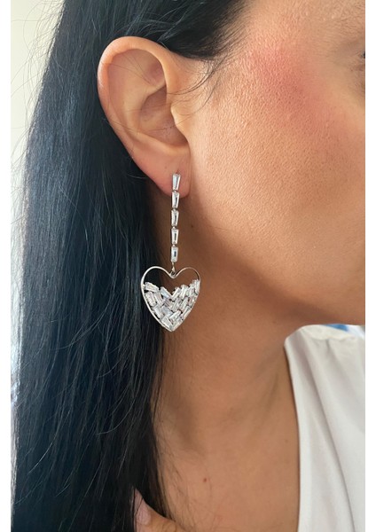 Kalp Sallantılı Gümüş Renk Küpe modelleri