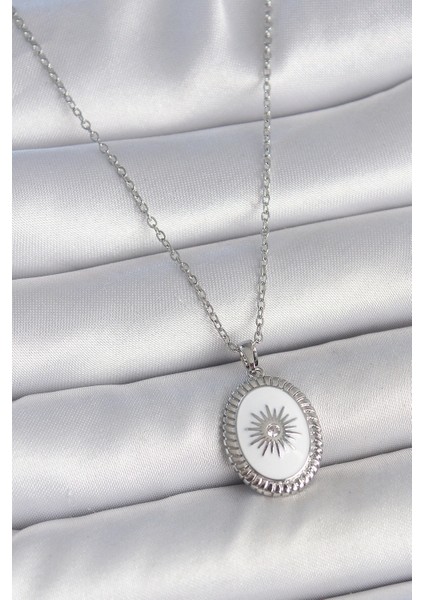 316L Çelik Gümüş Renk Beyaz Mineli Güneş Işlemeli Nazar Boncuk Detay Madalyon Model Kadın Kolye - TJ-BKO10054