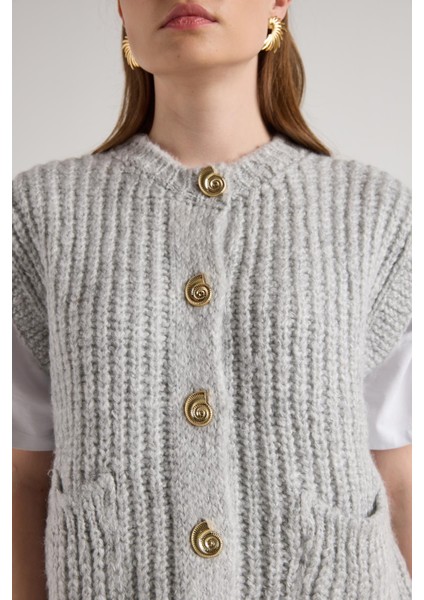 Kadın Gri Saç Örgü Düğme Detaylı Triko Yelek 5584 modelleri