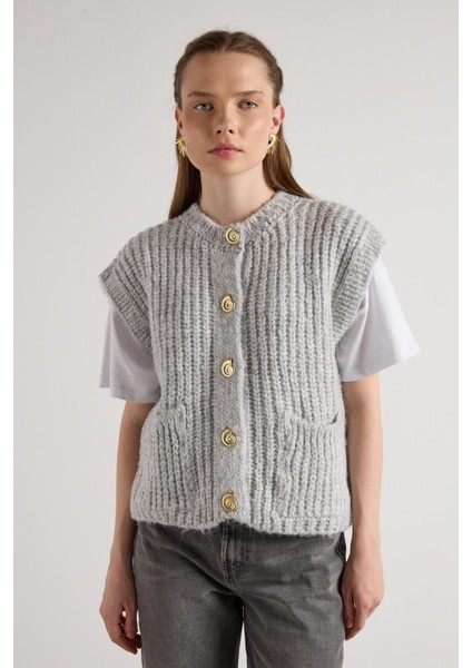 Kadın Gri Saç Örgü Düğme Detaylı Triko Yelek 5584