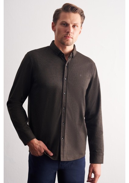 Koyu Kahverengi Smart Düğmeli Yaka Uzun Kol Cepsiz Slim Fit Casual Gömlek 1004255170 modelleri