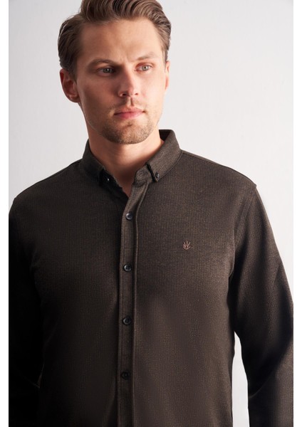 Koyu Kahverengi Smart Düğmeli Yaka Uzun Kol Cepsiz Slim Fit Casual Gömlek 1004255170 fırsatları