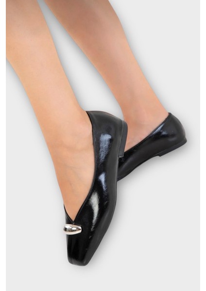 Kare Burun Toka Detaylı Kadın Babet Siyah fırsatları