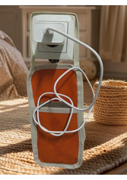 Turuncu Suni Deri Askılı Priz Üstü Telefon Tutucu | Yüksek Prizler Için Şarj Askısı
