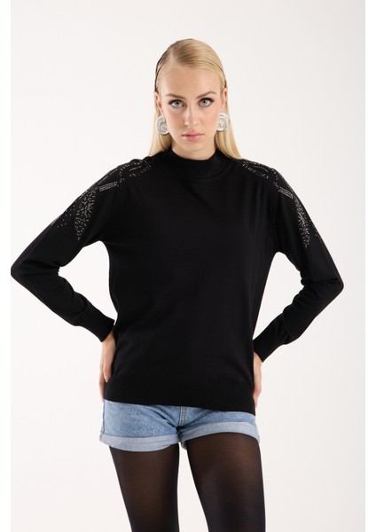Kadın Siyah Elit Viskon Kumaş Taş Detaylı Omuzlar Yarım Balıkçı Yaka Triko Bluz modelleri