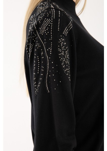 Kadın Siyah Elit Viskon Kumaş Taş Detaylı Omuzlar Yarım Balıkçı Yaka Triko Bluz indirimleri