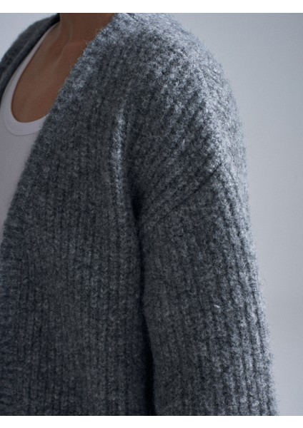 60991 Yumuşak Dokulu Dökümlü Triko Hırka-Füme M. fırsatları