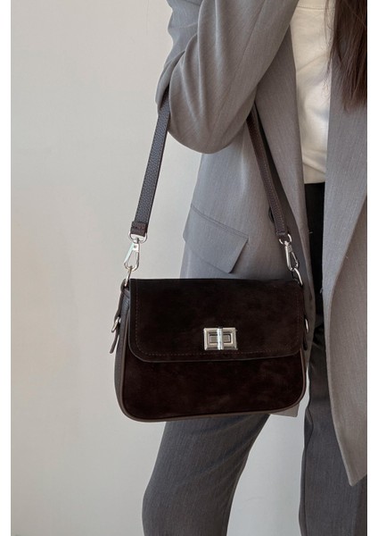 Önden Kapaklı Kahverengi Hakiki Deri Çanta