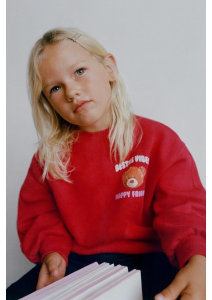 Kız Çocuk Pamuklu Kırmızı Ayı Baskılı Sweatshirt ve Nakışlı Kot Pantolon Takım – Rahat Günlük Stil modelleri