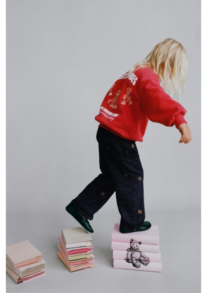 Kız Çocuk Pamuklu Kırmızı Ayı Baskılı Sweatshirt ve Nakışlı Kot Pantolon Takım – Rahat Günlük Stil fırsatları