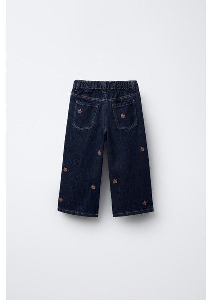 Kız Çocuk Pamuklu Kırmızı Ayı Baskılı Sweatshirt ve Nakışlı Kot Pantolon Takım – Rahat Günlük Stil