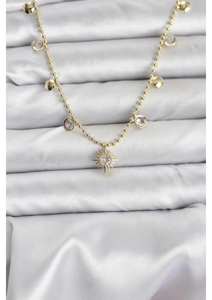 Zirkon Taşlı Kutup Yıldızı Model Pirinç Gold Renk Kadın Kolye - TJ-BKO10648