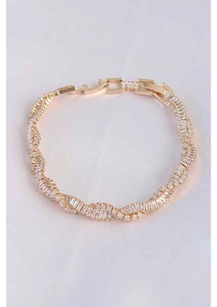 Vip Seri Pirinç Zirkon Taşlı Gold Renk Sarmal Model Bileklik - TJ-BB6083