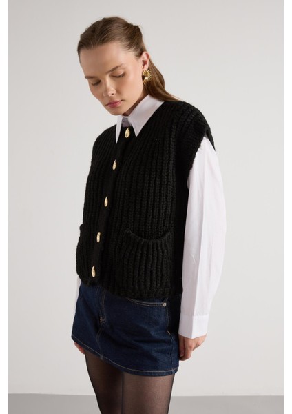 Kadın Siyah Saç Örgü Düğme Detaylı Triko Yelek 5584
