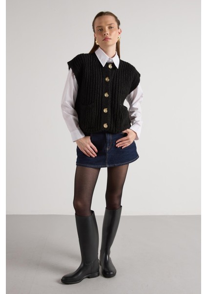 Kadın Siyah Saç Örgü Düğme Detaylı Triko Yelek 5584 modelleri