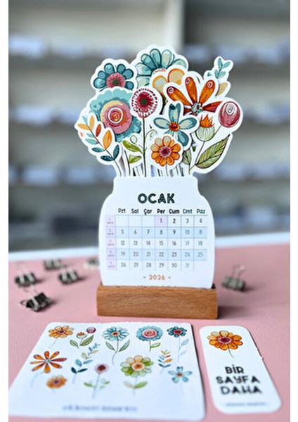 2026 Yılı Aylık Masa Takvimi Orta Boy / Resmi Tatiller ve Hafta Sonları
