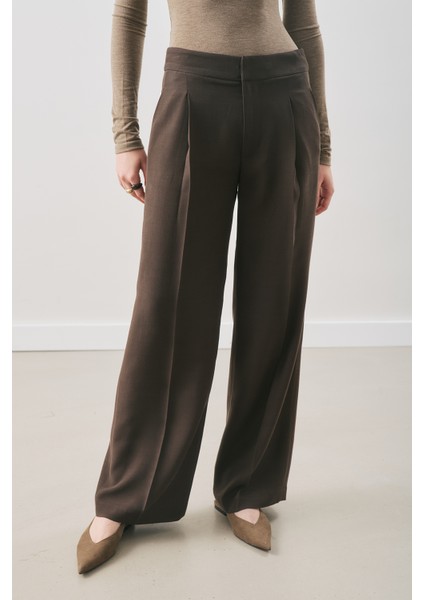 Dökümlü Tencel Pileli Pantolon Acı Kahve fırsatları