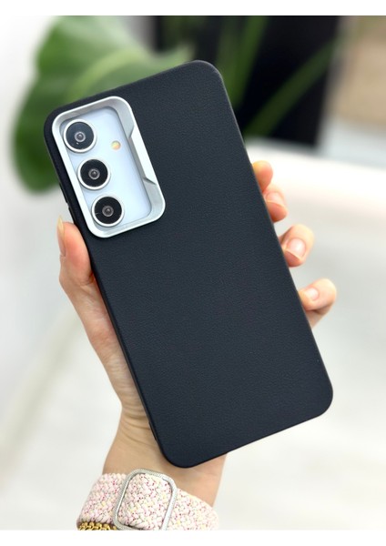 Samsung Galaxy S24 Plus Uyumlu Estetik Dokulu Deri Görünümlü Esnek Silikon Kılıf
