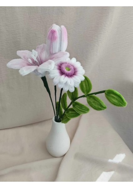 Vazoda Çiçek Aranjmanı