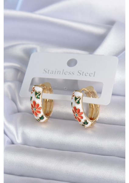 Pirinç Gold Renk Beyaz Renk Çiçek Işleme Detay Kadın Küpe - Lisinya