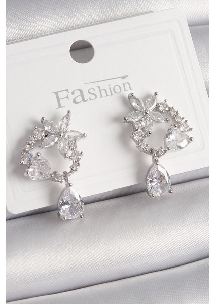 Pirinç Gümüş Renk Zirkon Taşlı Çiçek Model Sallantı Damla Detay Kadın Küpe - Lisinya