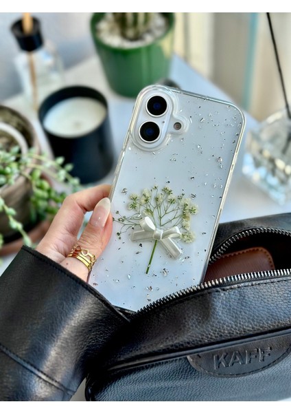 Iphone 16 Uyumlu 3D Buket Simli Çiçek Tasarımlı (Gerçek Çiçek) Oyuncaklı Silikon Kılıf