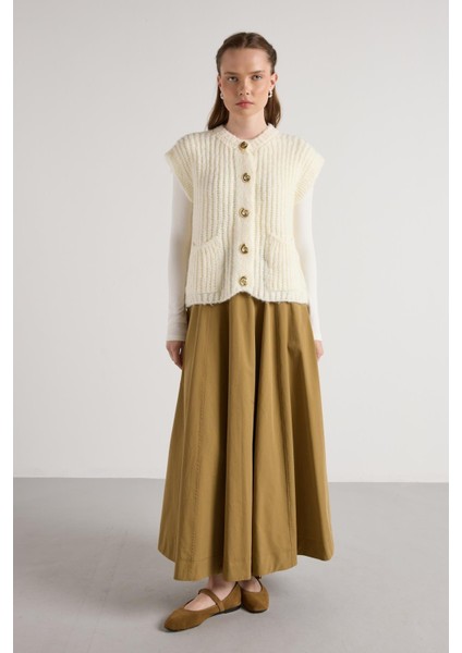 Kadın Ekru Saç Örgü Düğme Detaylı Triko Yelek 5584