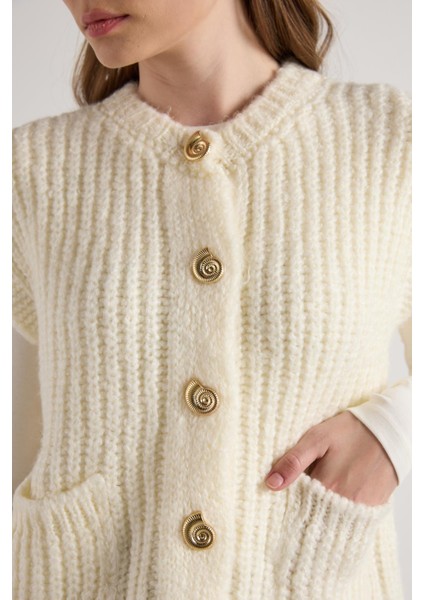 Kadın Ekru Saç Örgü Düğme Detaylı Triko Yelek 5584 modelleri