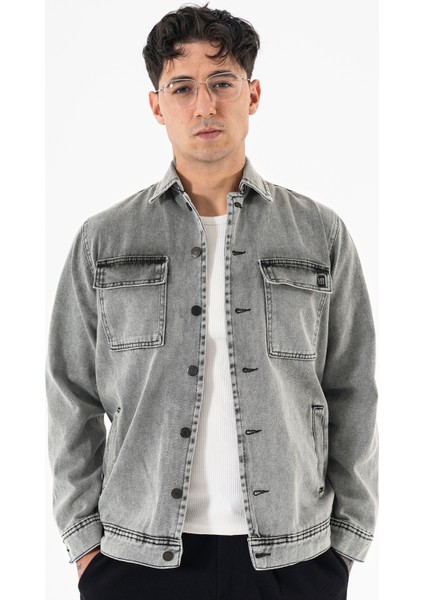 Erkek Açık Gri Kot Ceket Relax Fit Kapaklı Çift Cepli Gömlek Yaka