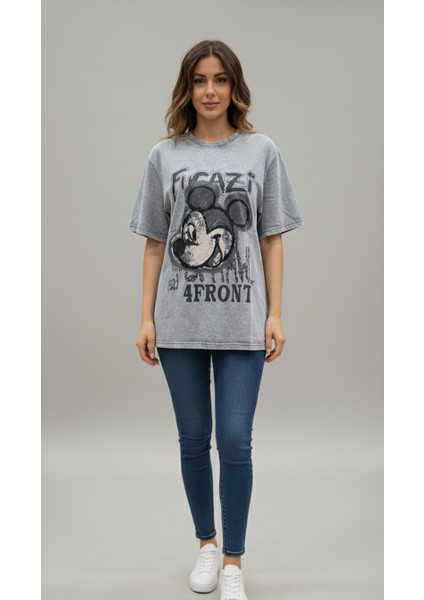 Kadın Gri Eskitme Mickey Baskılı Oversize Tişört | %100 Pamuk – Rahat Kesim