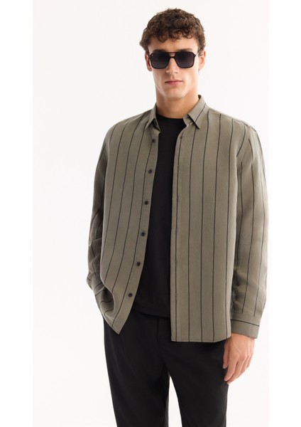 Erkek Yeşil Düğmeli Yaka Soft Touch Çizgili Comfort Fit Gömlek A52Y2101