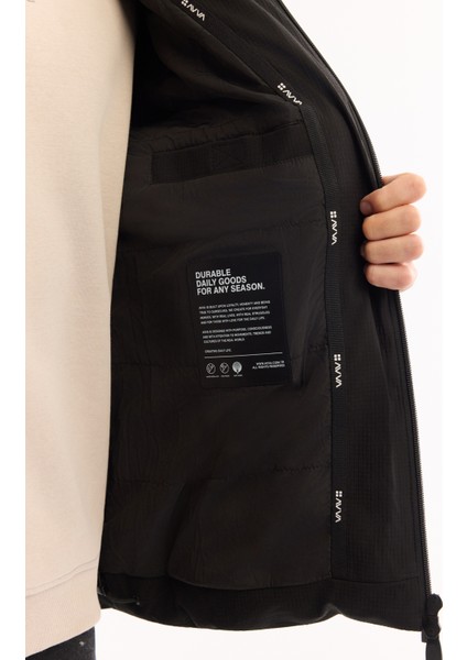 Erkek Siyah Kapüşonlu Su İtici Rüzgar Geçirmez -7°C Dayanıklı Şişme Comfort Fit Mont A52Y6184