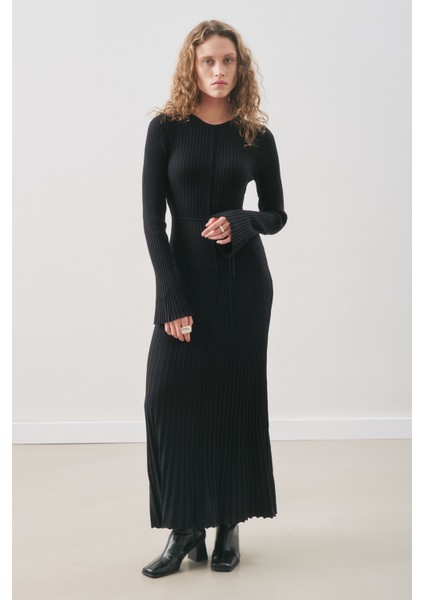 Kloş Etekli Lastik Örgü Elbise Siyah indirimleri