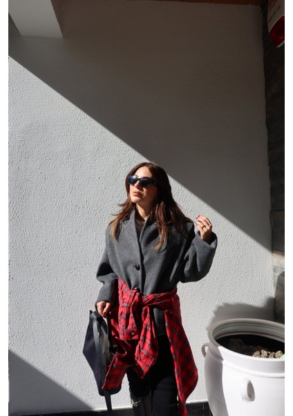 3 Düğmeli Omuz Detaylı Kaşe Ceket