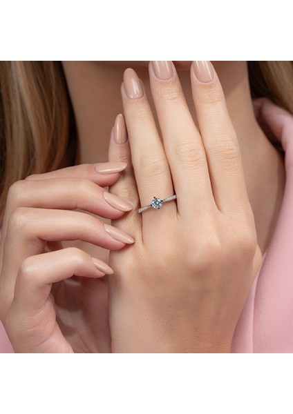 0,63 Karat Kolu Taşlı Tektaş Pırlanta Yüzük indirimleri