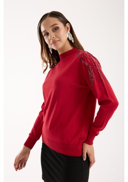 Kadın Kırmızı Elit Viskon Kumaş Taş Detaylı Omuzlar Yarım Balıkçı Yaka Triko Bluz fiyatları