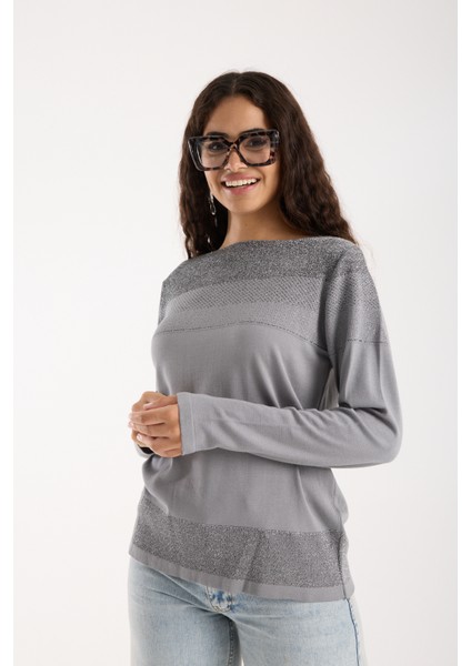 Kadın Gri Viskon Kumaş Kayık Yaka Simli Triko Bluz indirimleri