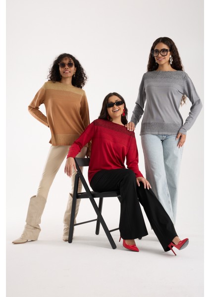 Kadın Gri Viskon Kumaş Kayık Yaka Simli Triko Bluz