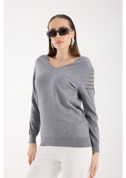 Kadın Gri Simli Kumaş Detaylı V Yaka Triko Bluz indirimleri