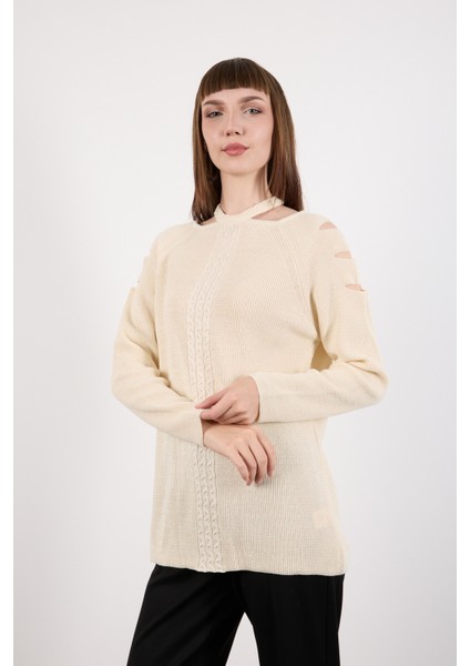 Kadın Ekru Omuzları Kesik Detaylı Reglan Kollu Simli Triko Kazak
