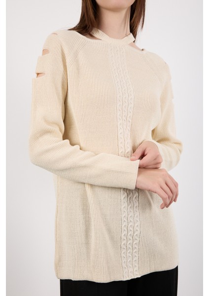 Kadın Ekru Omuzları Kesik Detaylı Reglan Kollu Simli Triko Kazak indirimleri