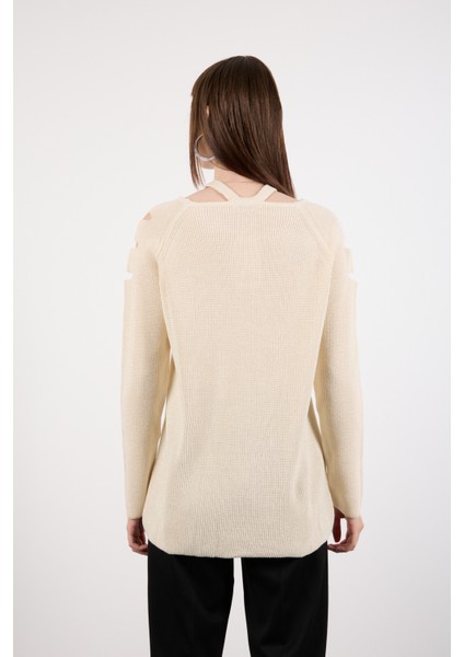 Kadın Ekru Omuzları Kesik Detaylı Reglan Kollu Simli Triko Kazak